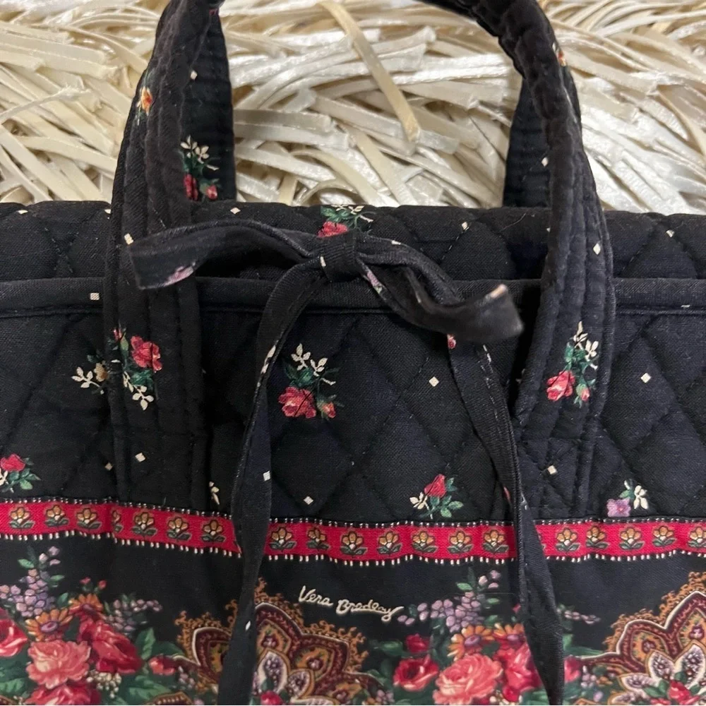 Vintage VERA BRADLEY 1997 Trifold Travel Hanging Toiletries Bag Black Red Roses - Picture 3 of 12